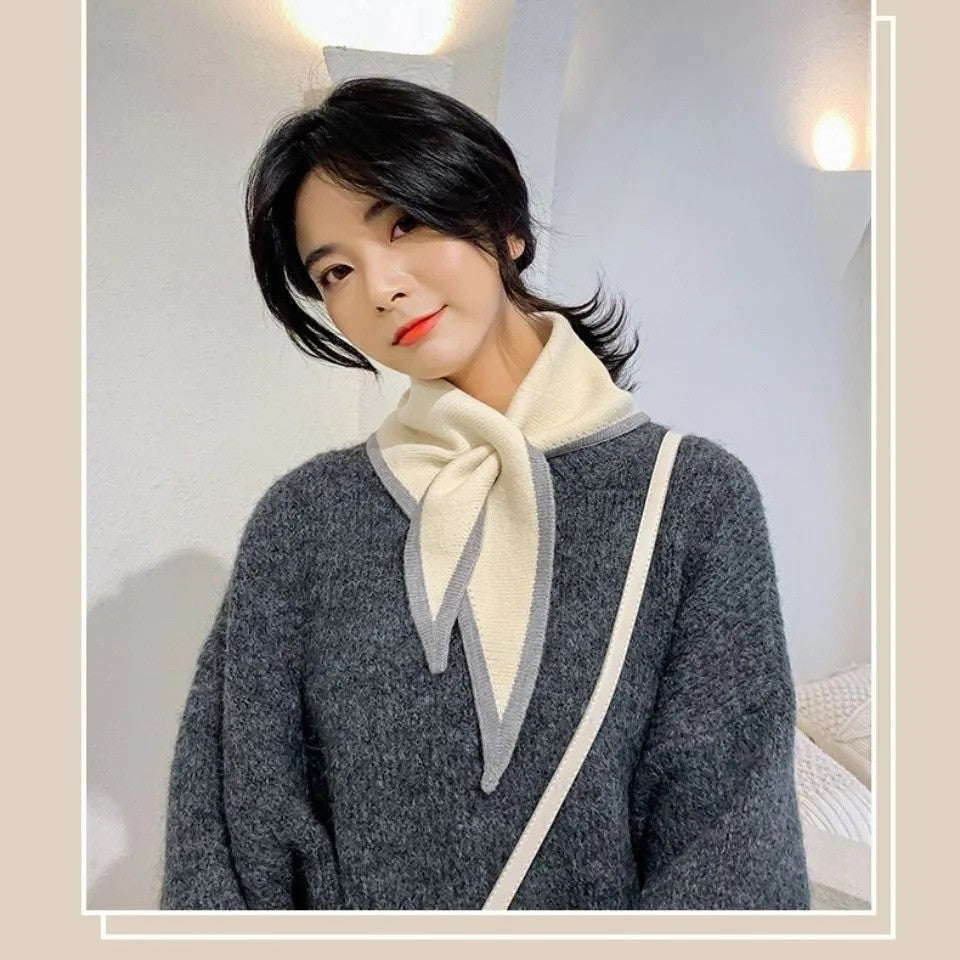 Selene Triangular Binder Scarf